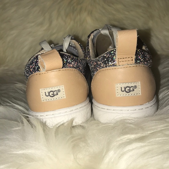 Women’s UGG Karine Glitter Lace Up  NO OFFERS - Picture 3 of 9